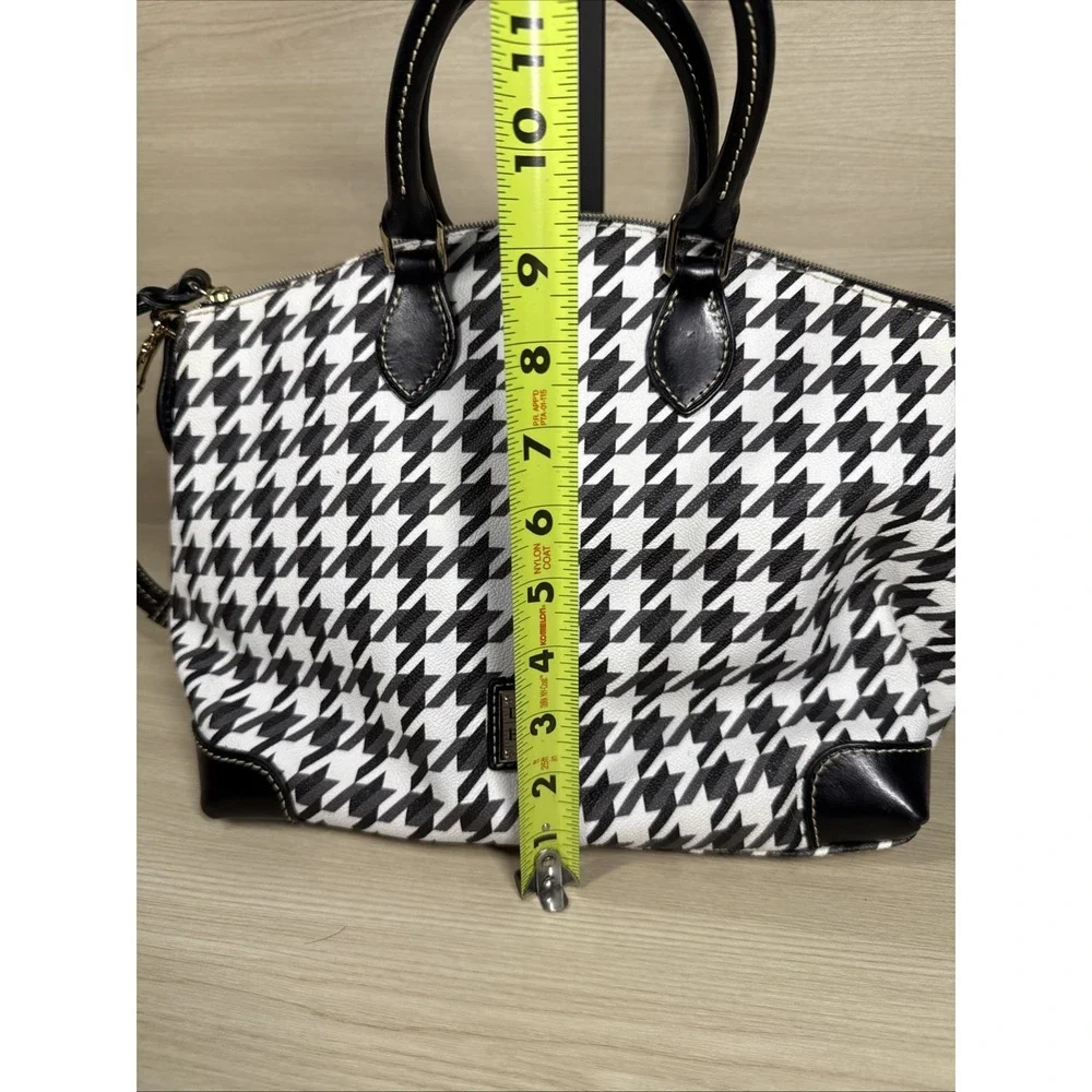 Dooney & Bourke unique bold